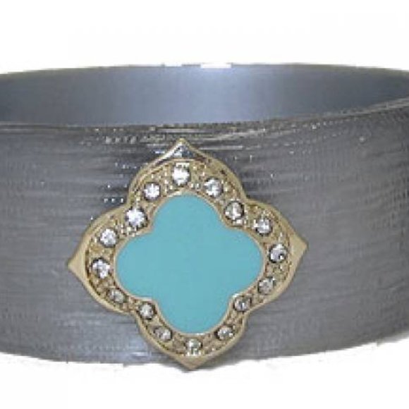 DESIGNER BANGLE Jewelry - Gray Resin Bangle Bracelets with Crystal NEW